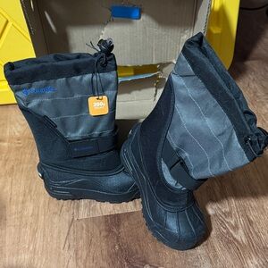 Columbia Kids' Black and Dark Gray Powderbug Plus 2 Snow Boots